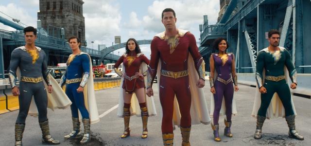 Imagem promocional dos heróis de Shazam! Fúria dos Deuses