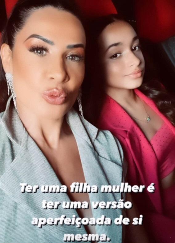 Scheila Carvalho e a filha, Giulia