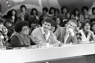 jurados do Show de Calouros: Sonia Lima, Aracy de Almeida, Luis Ricardo, Nelson Rubens e Mara Maravilha (João Batista da Silva/SBT)