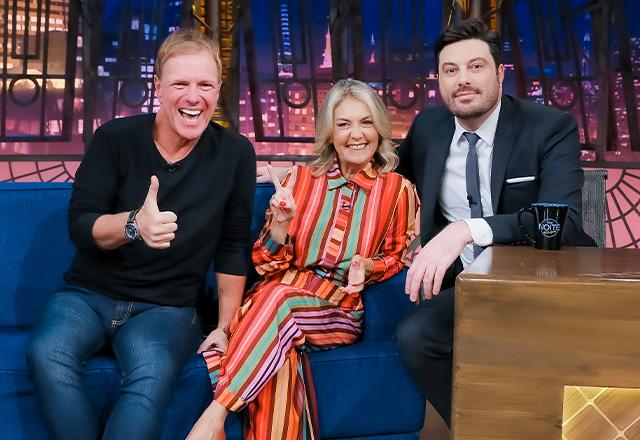 Ciro Bottini, Vivi Romanelli e Danilo Gentili posam juntos para foto.