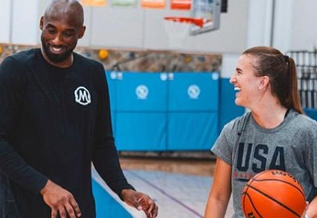 Foto de Kobe Bryant e Sabrina Ionescu juntos