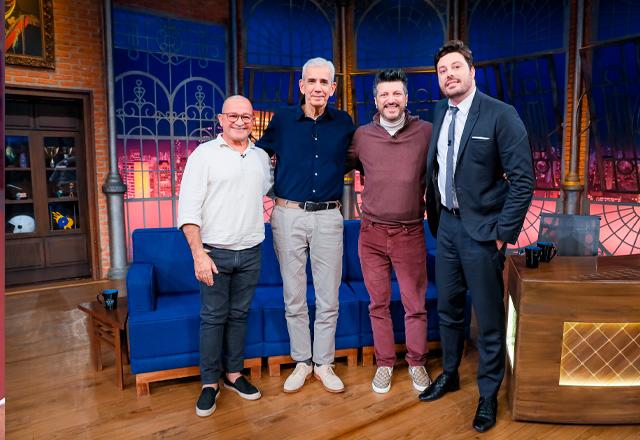 Lito Sousa, Nilson Zille, Ricardo Trajano e Danilo Gentili posam juntos para foto.