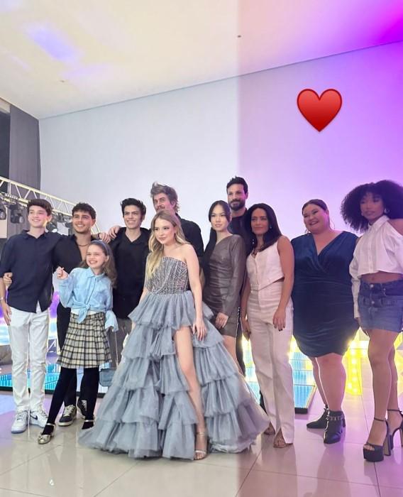 Elenco de Chiquititas e Poliana Moça na festa de 18 anos de Sophia Valverde