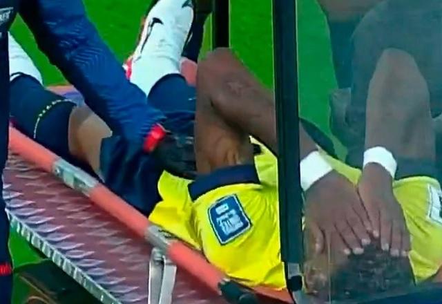 Arboleda sente a coxa e é substituído