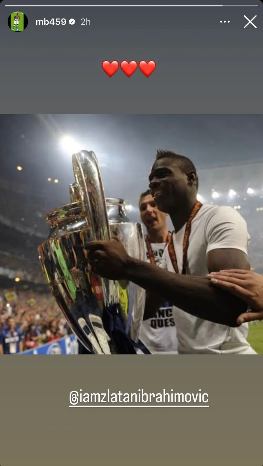 Balotelli responde crítica de de Ibrahimovic 