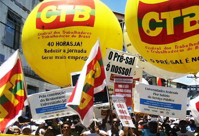 CTB fazendo manifestação (CTB)