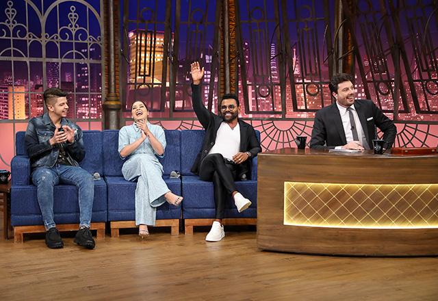 Nadson - O Ferinha, Marília Tavares, Pablo e Danilo Gentili no palco do The Noite.