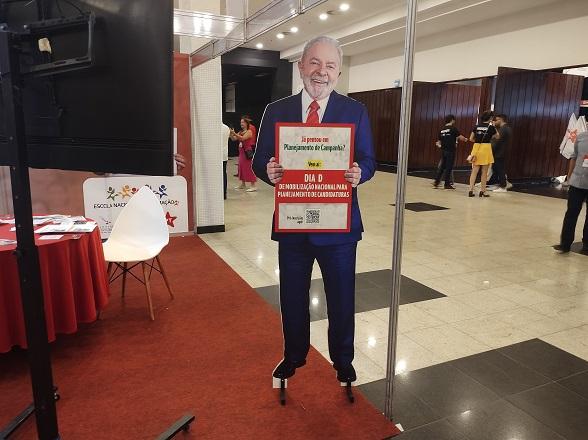 Lula de papelão (Guilherme Resck/SBT News)