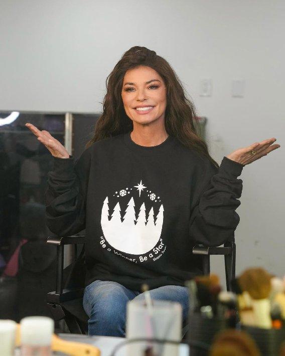 Shania Twain compartilha cena engraçada de show e viraliza nas redes