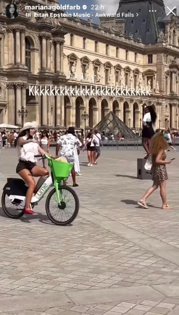 Mariana Goldfarb quebra regra no Museu do Louvre. Confira o que ela fez