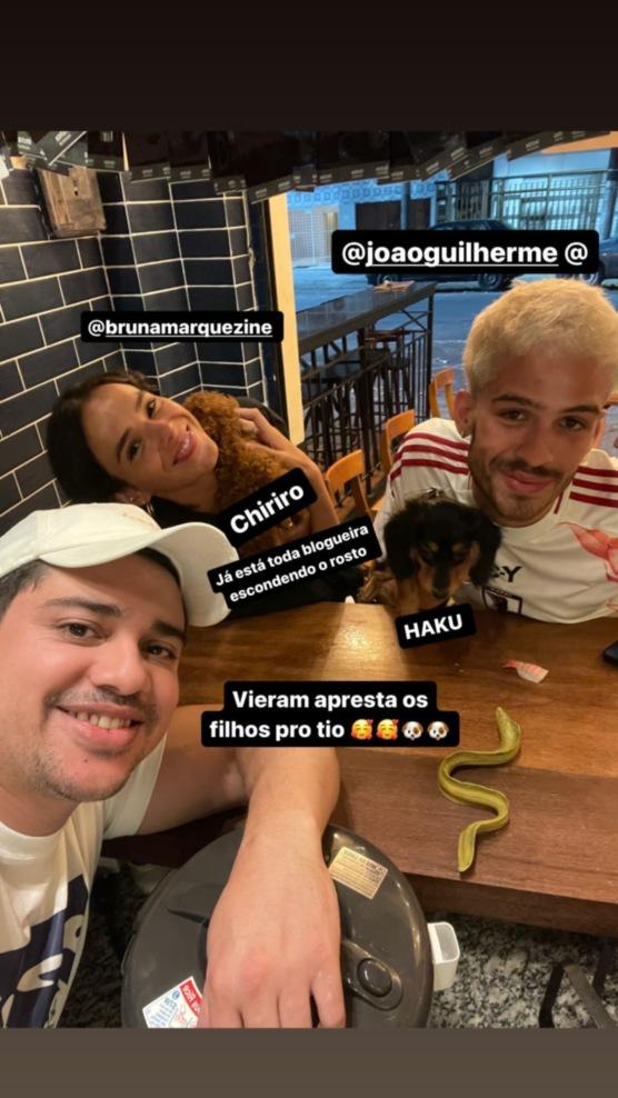 Bruna Marquezine e João Guilherme mostram seus novos pets, símbolos de seu amor