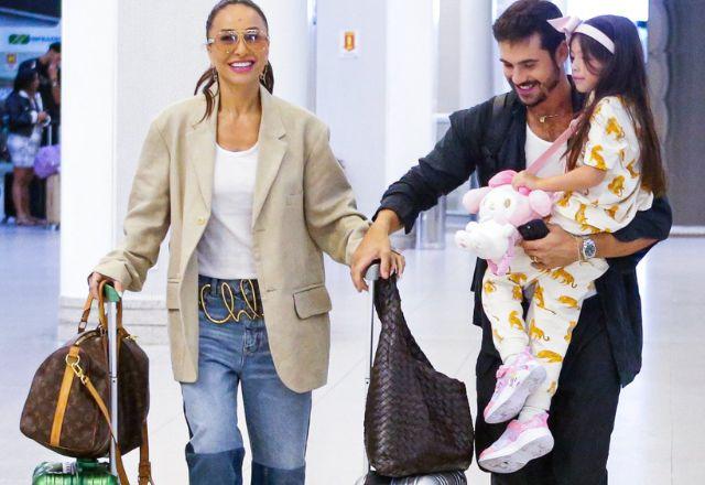 Sabrina Sato, Nicolas Prattes e Zoe (Foto: Paulo Tauil/Agência Brazil News)