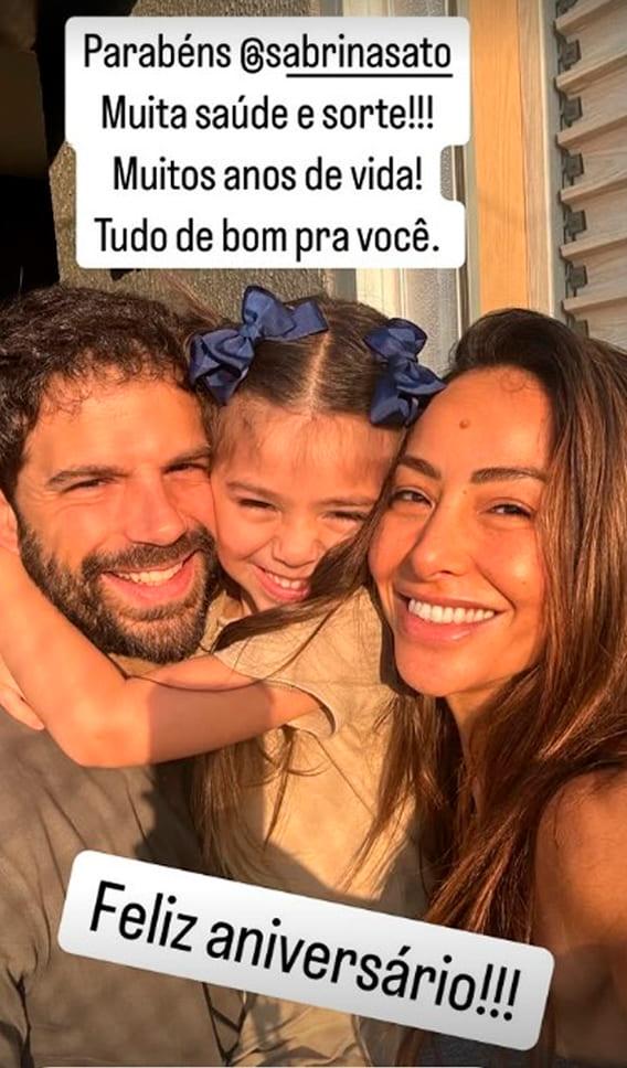 print dos stories de Duda, onde ele desejou feliz aniversário a sabrina sato com foto ao lado da filha