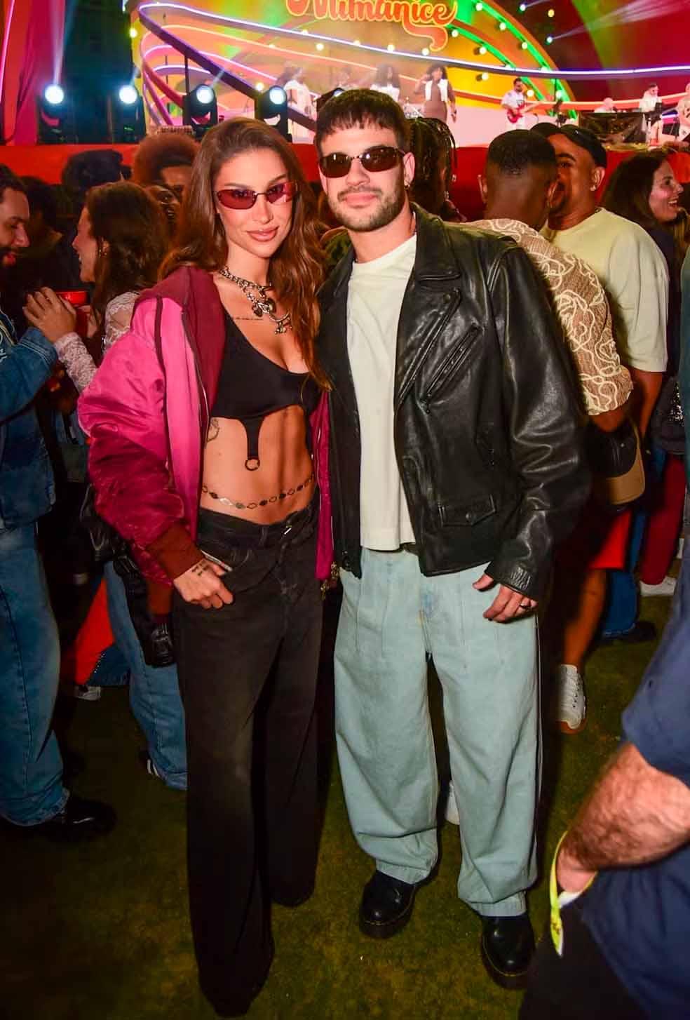 Bianca Andrade e Diego Cruz posam juntos para foto.