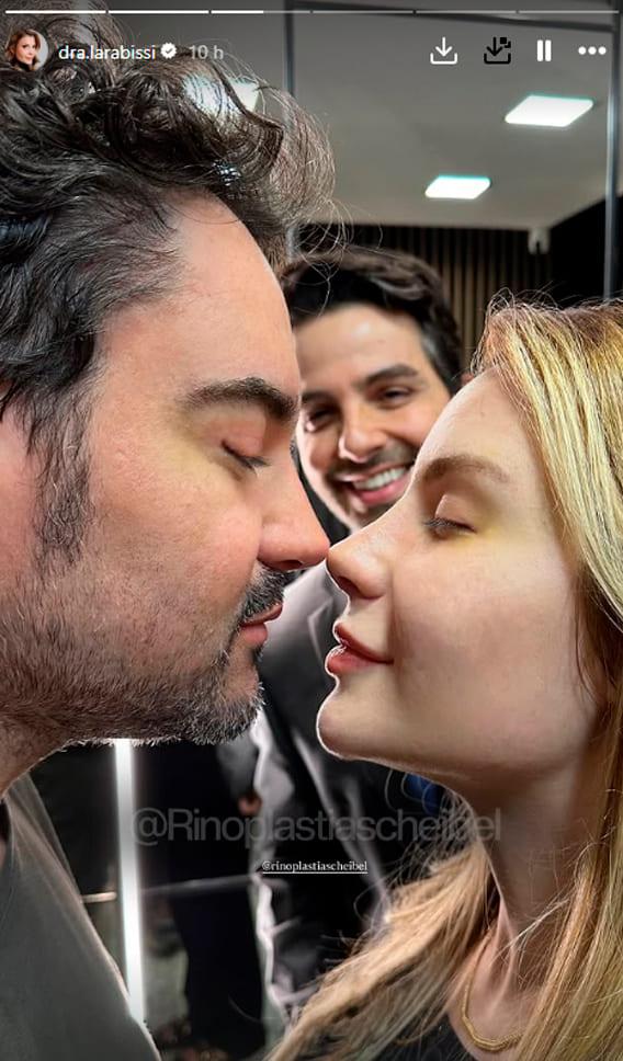 print dos stories de lara onde ela mostra o novo nariz do casal