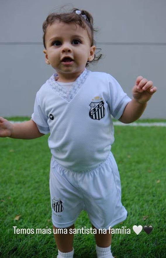 Helena, filha de Neymar e Amanda