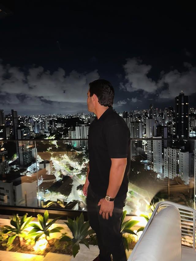 Filho de Ivete Sangalo posta foto contemplativa após separação dos pais