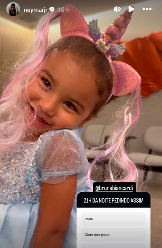 print dos stories de neymar onde ele mostra mavie fantasiada pedindo para tomar sorvete