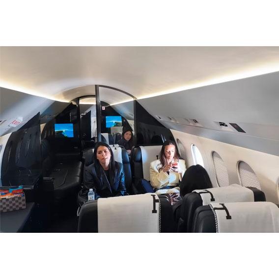 a aeronave de neymar por dentro